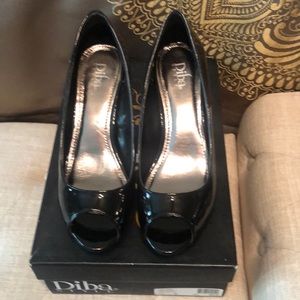 DIVA STYLE, size 8, black patent, peep toe pump! NEVER WORN👠